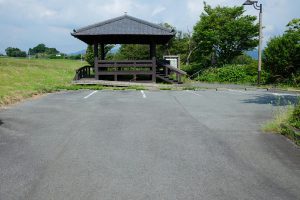 無料駐車場と東屋［小池水源・南阿蘇村］